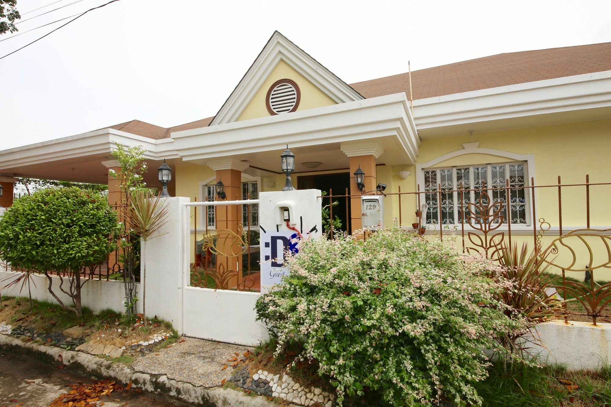 Dee Guesthouse White Sands Lapu-Lapu City Dış mekan fotoğraf